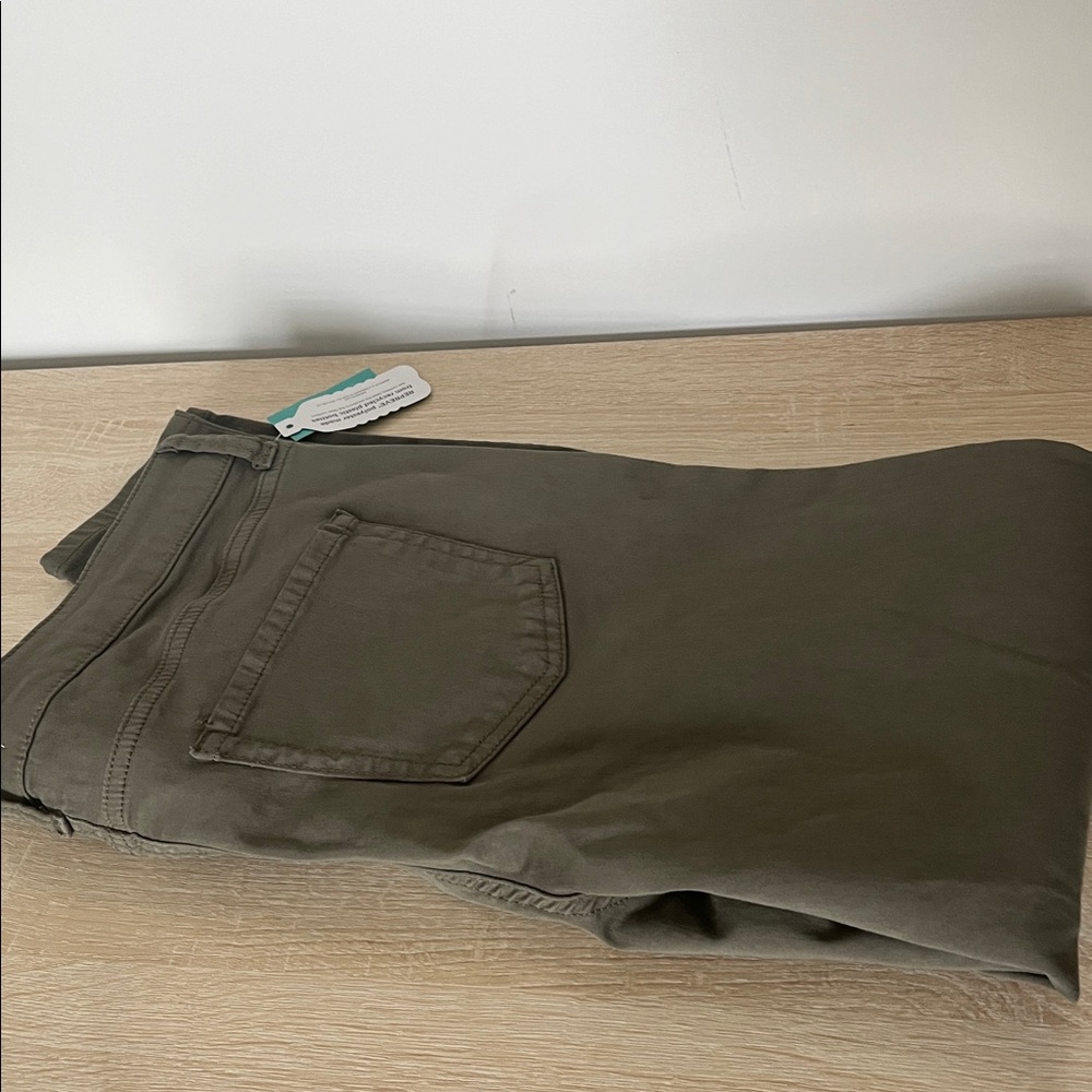 NWT mjeans by Maurices Olive Jeggings - Picture 9 of 9